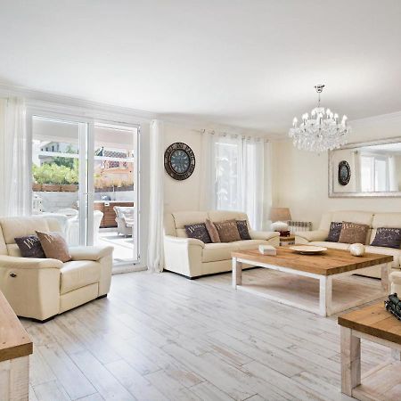 Sitges Spaces Mediterranean Apartments 5 Bedrooms, 4 Bathrooms, 75M2 Terrace, Centre Sitges- Sleeps 11 ภายนอก รูปภาพ