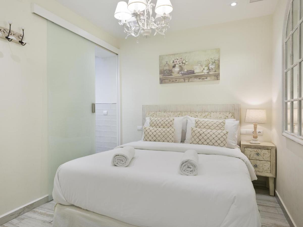 Sitges Spaces Mediterranean Apartments 5 Bedrooms, 4 Bathrooms, 75M2 Terrace, Centre Sitges- Sleeps 11 ภายนอก รูปภาพ