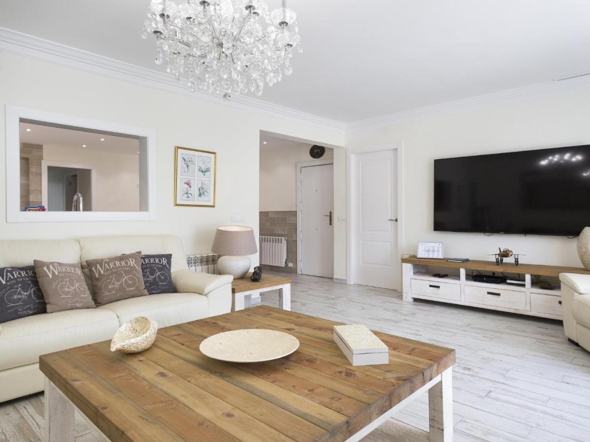 Sitges Spaces Mediterranean Apartments 5 Bedrooms, 4 Bathrooms, 75M2 Terrace, Centre Sitges- Sleeps 11 ภายนอก รูปภาพ